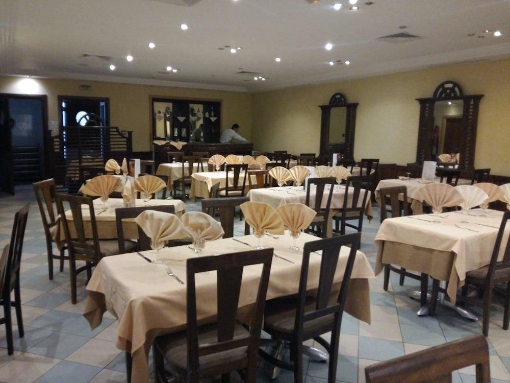 Hotel Ibn Khaldoun Tunisi Esterno foto