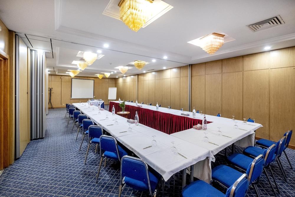 Hotel Ibn Khaldoun Tunisi Esterno foto