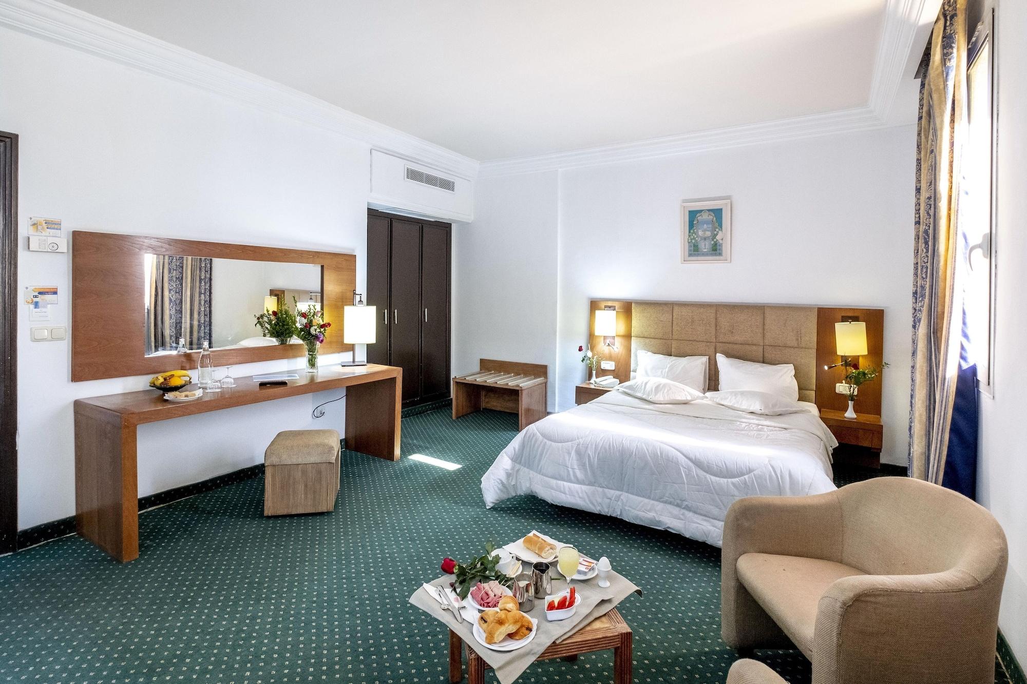 Hotel Ibn Khaldoun Tunisi Esterno foto