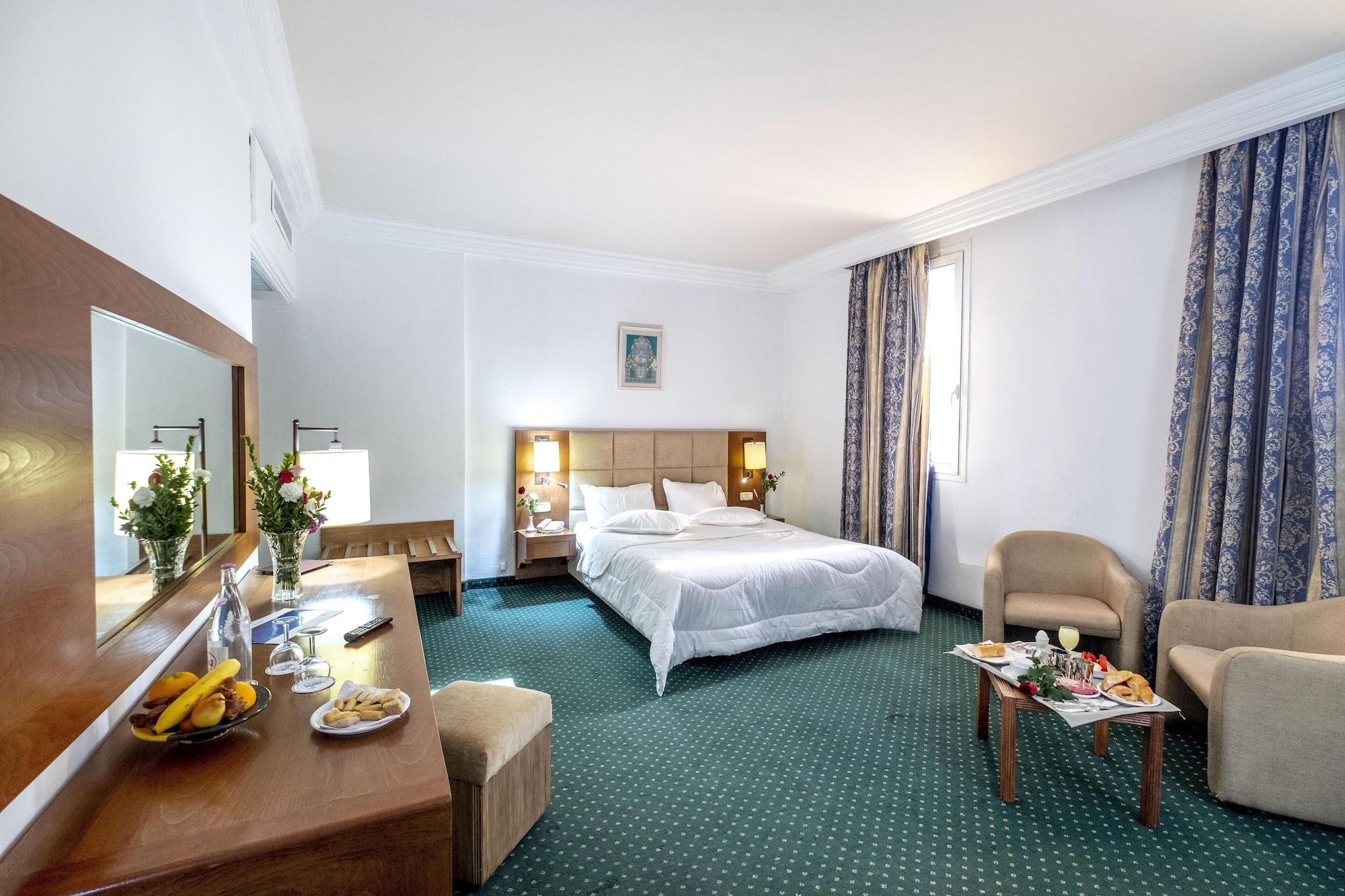 Hotel Ibn Khaldoun Tunisi Esterno foto