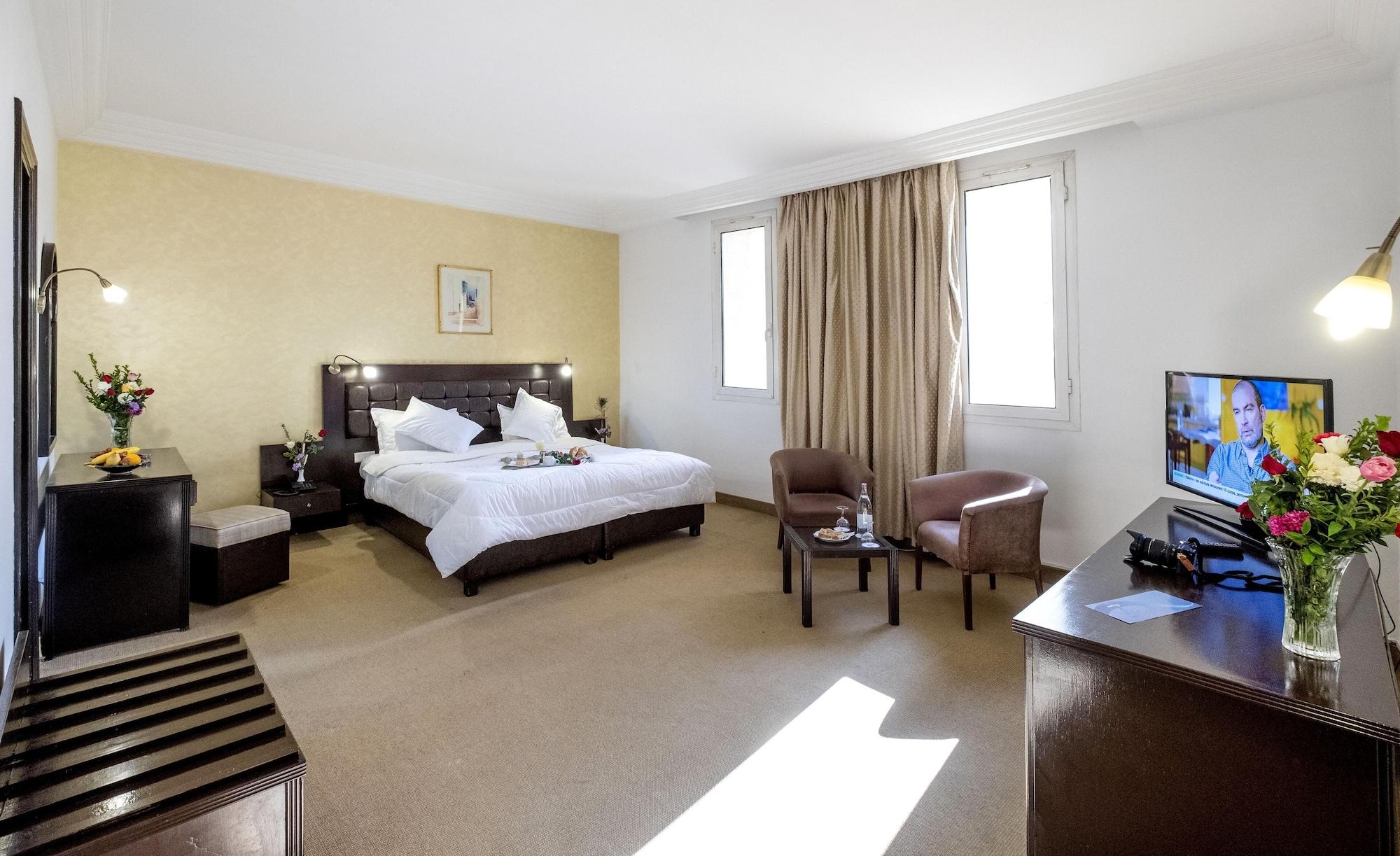 Hotel Ibn Khaldoun Tunisi Esterno foto