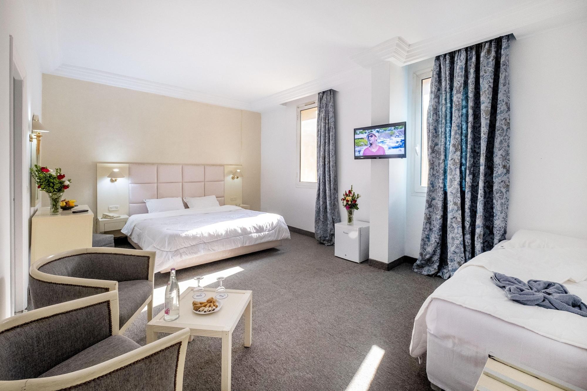 Hotel Ibn Khaldoun Tunisi Esterno foto