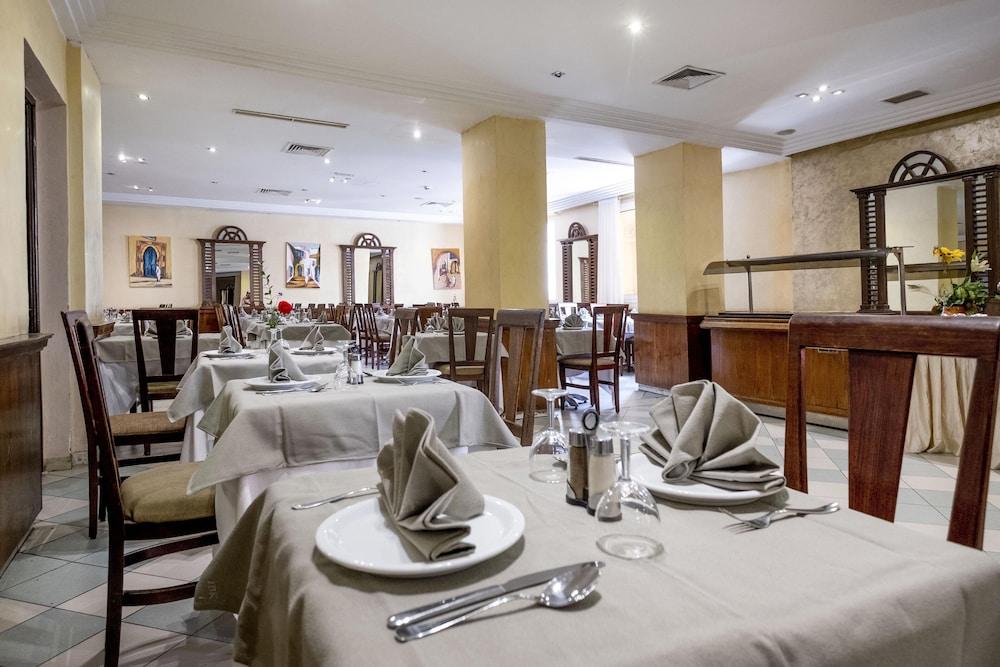 Hotel Ibn Khaldoun Tunisi Esterno foto
