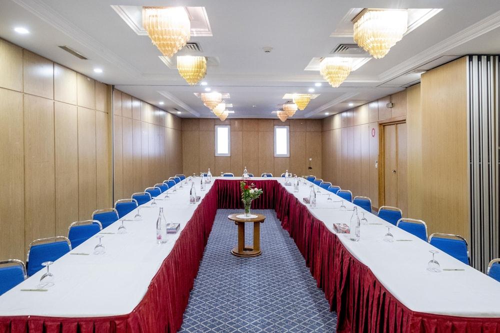 Hotel Ibn Khaldoun Tunisi Esterno foto