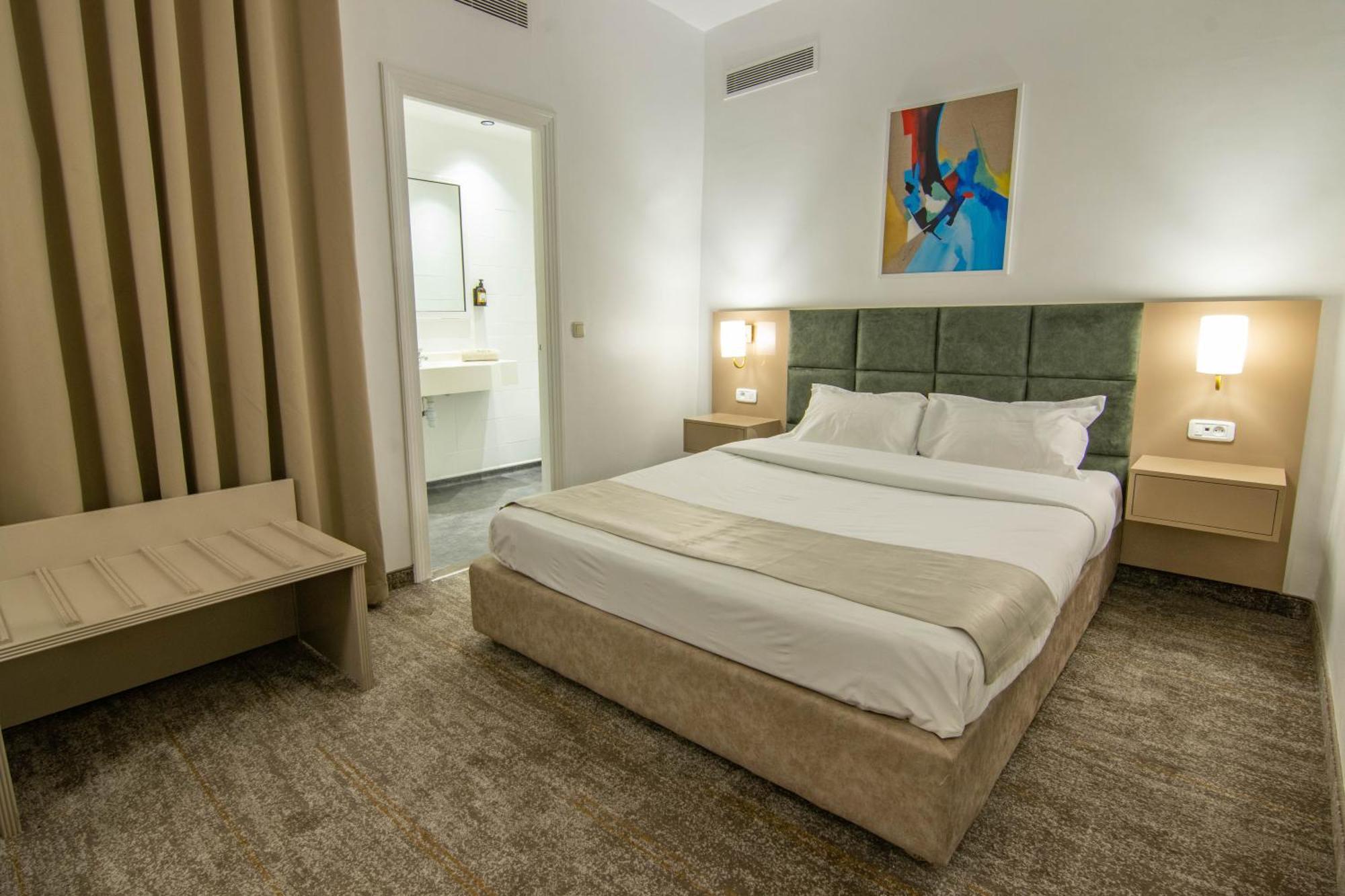 Hotel Ibn Khaldoun Tunisi Esterno foto