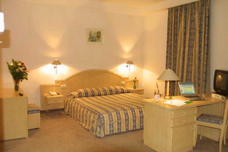 Hotel Ibn Khaldoun Tunisi Camera foto