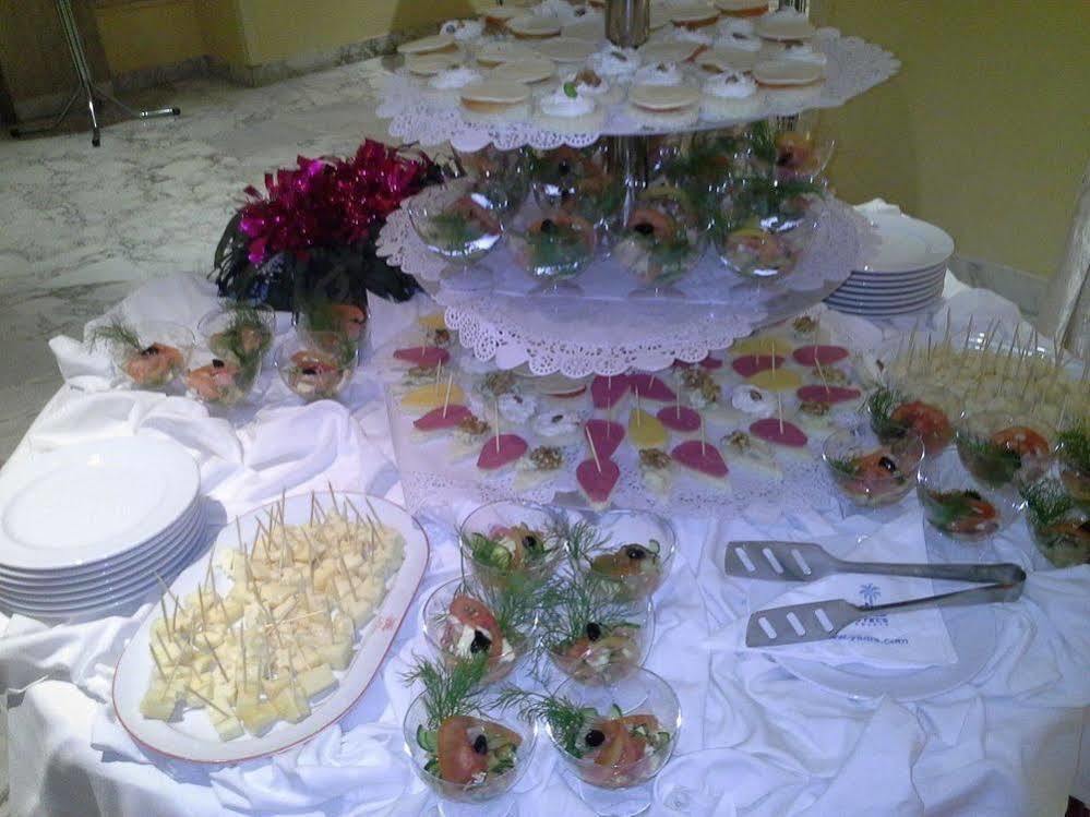 Hotel Ibn Khaldoun Tunisi Esterno foto