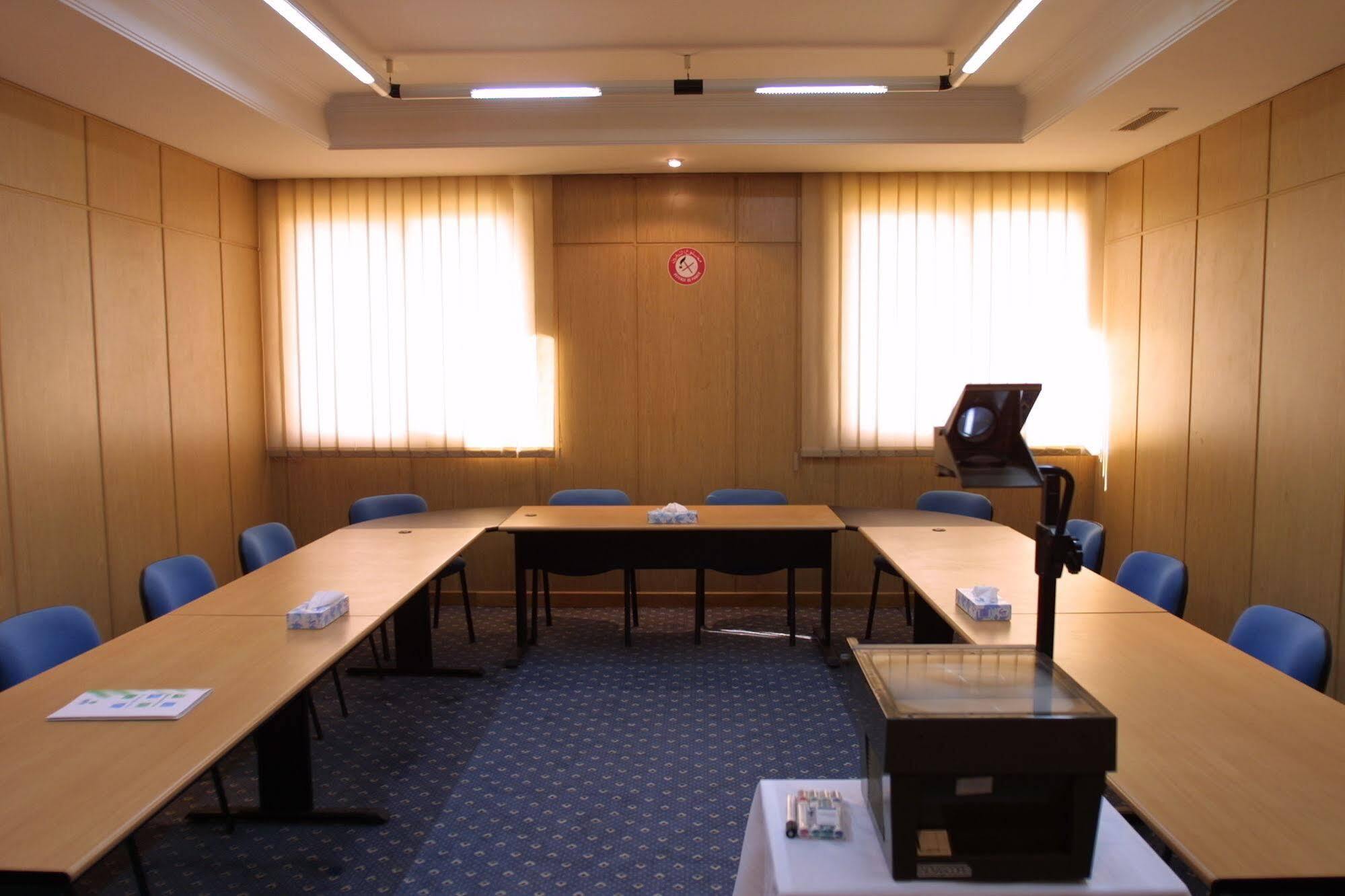Hotel Ibn Khaldoun Tunisi Esterno foto